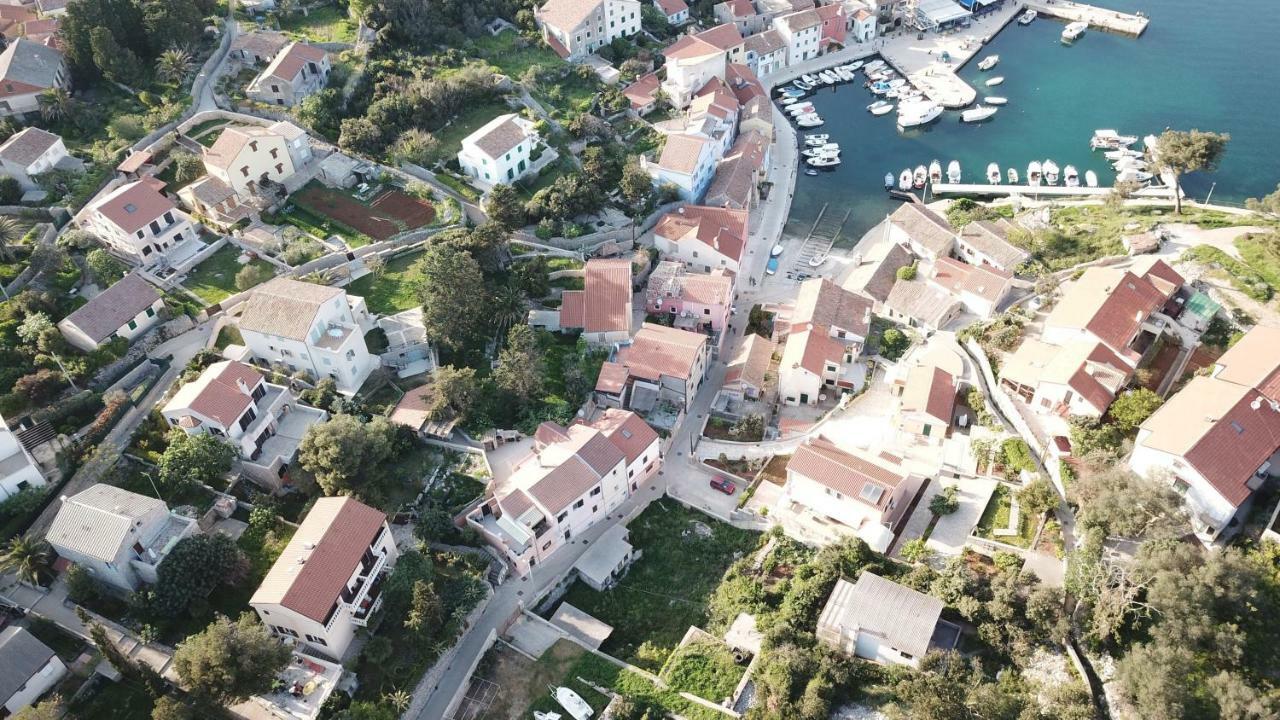 Guesthouse Antonija Veli Losinj Exterior photo